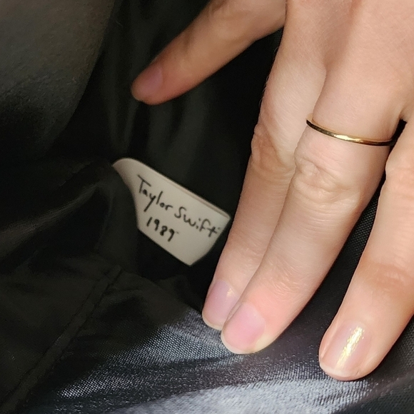 Taylor Swift 1989 Embroidered World Tour Messenger Bag - Picture 4 of 5